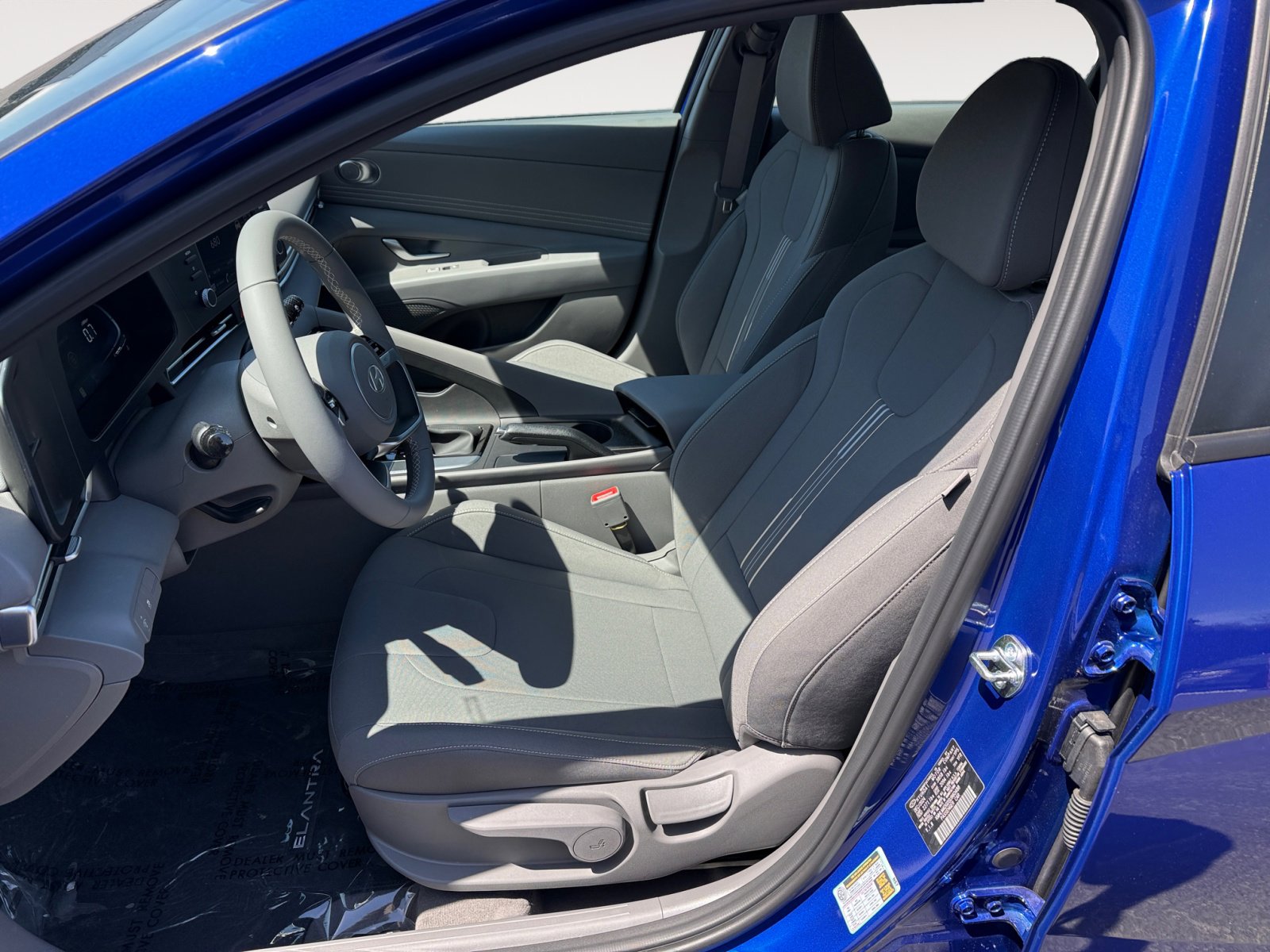 2025 Hyundai Elantra SEL Sport photo 10