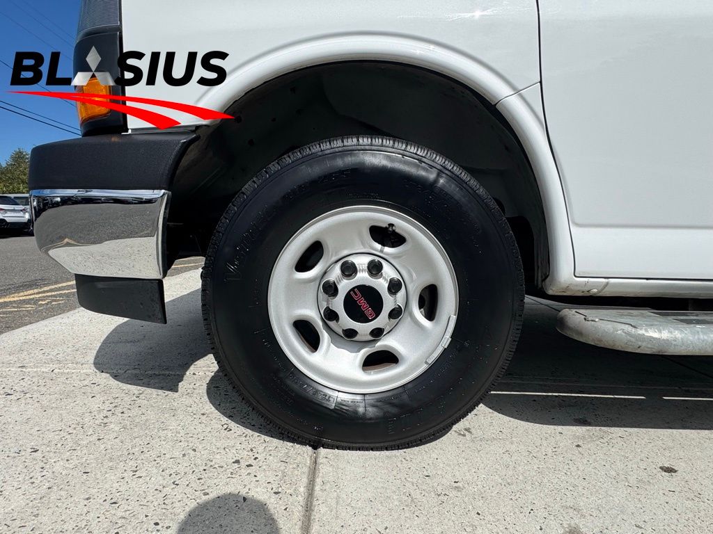 2023 Gmc Savana 2500 Cargo photo 4