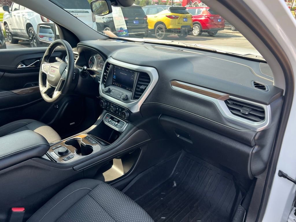2022 Gmc Acadia SLE photo 22