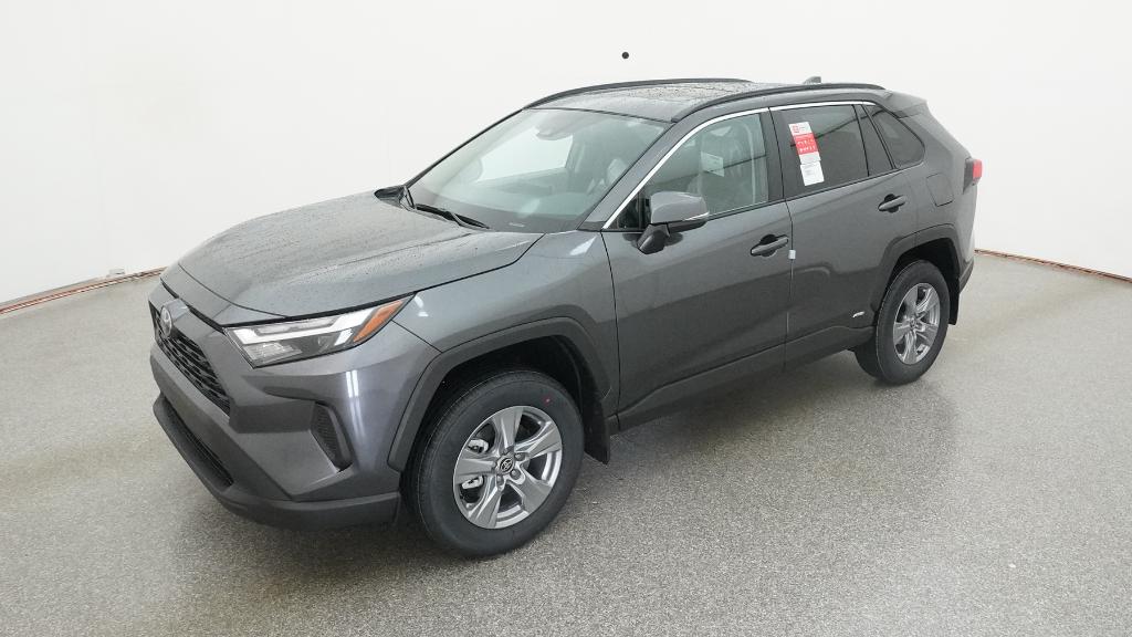 2025 Toyota RAV4 XLE's photo