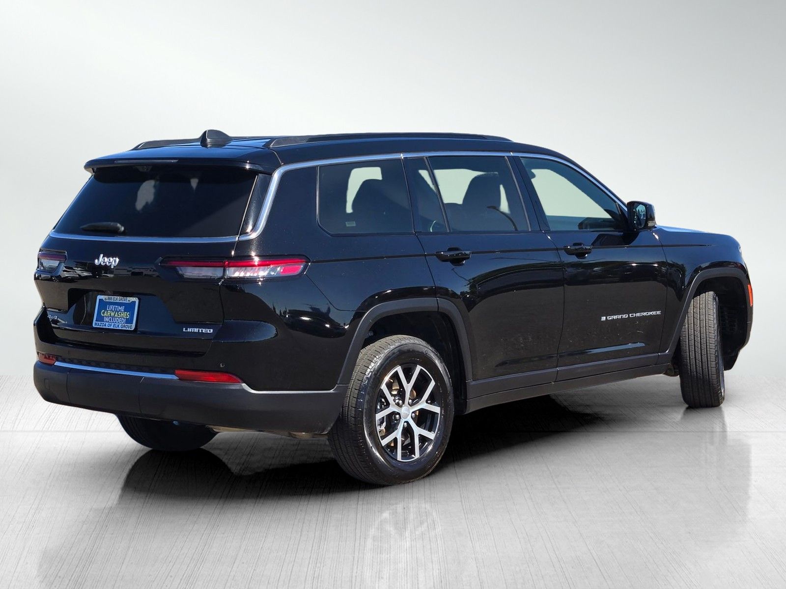 2024 Jeep Grand Cherokee Limited photo 3