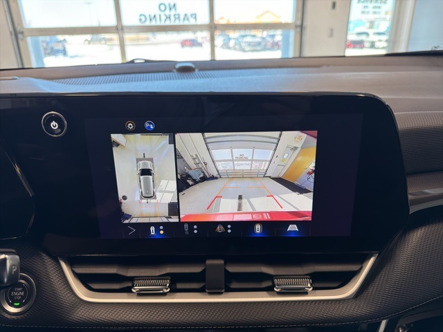 2025 Chevrolet Equinox LT photo 3