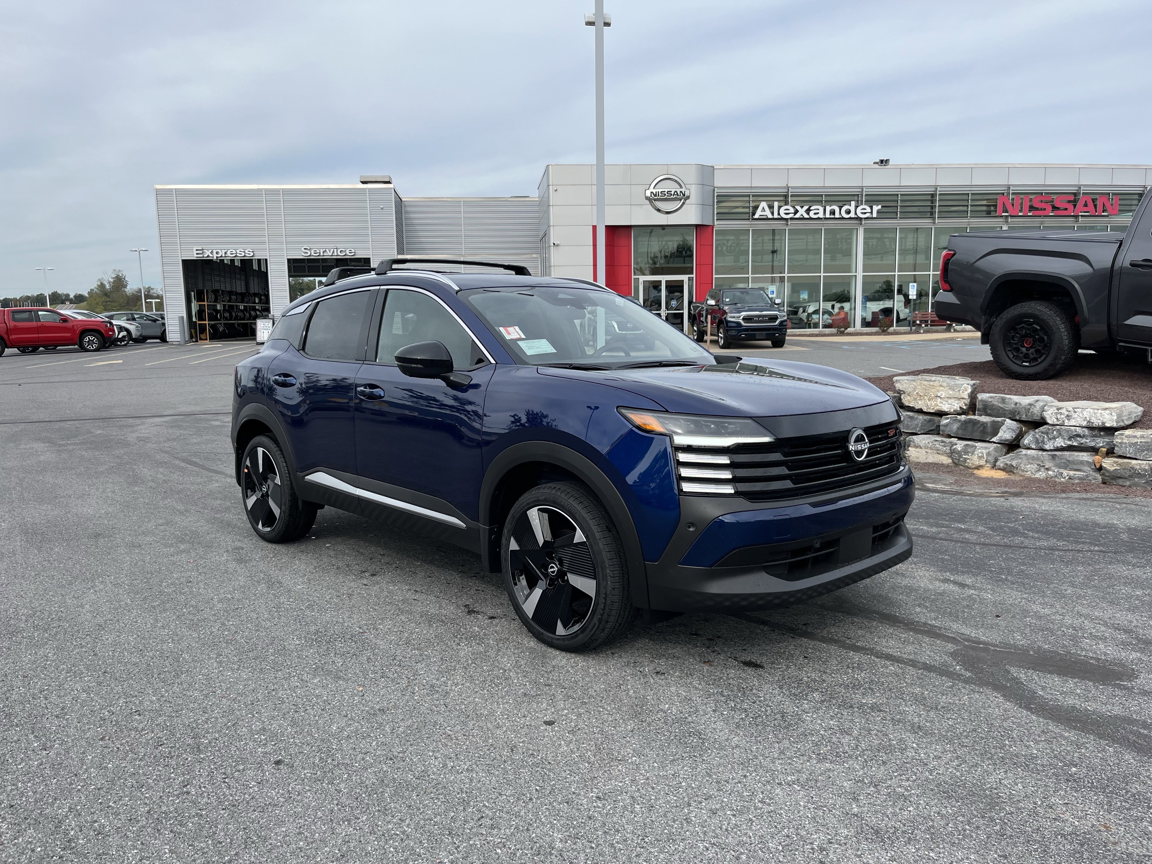 2026 Nissan KICKS SR AWD's photo