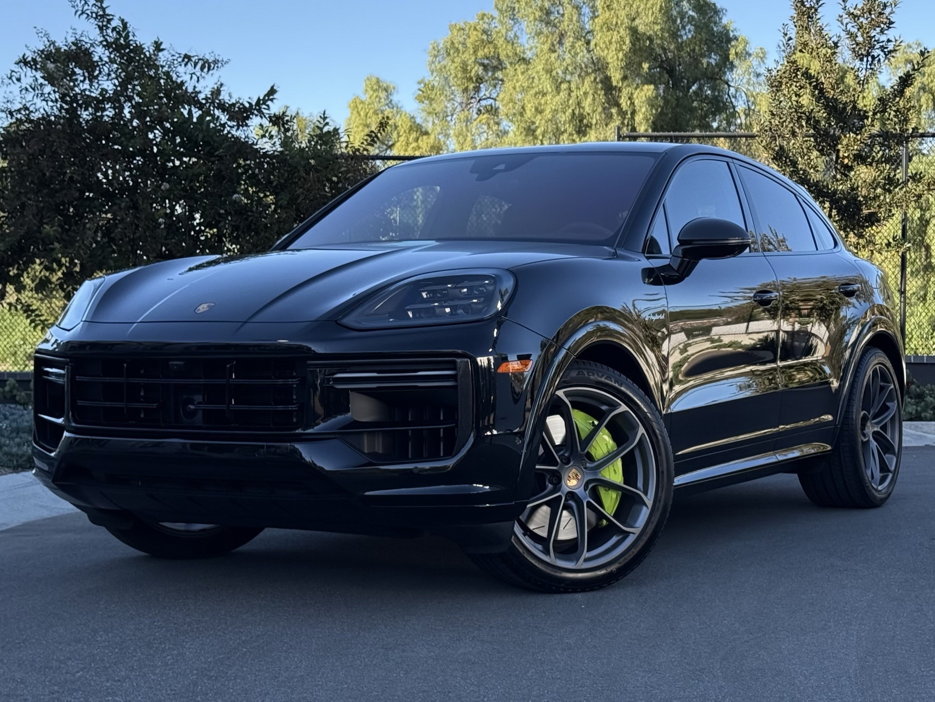 2024 Porsche Cayenne Coup Turbo E-Hybrid's photo