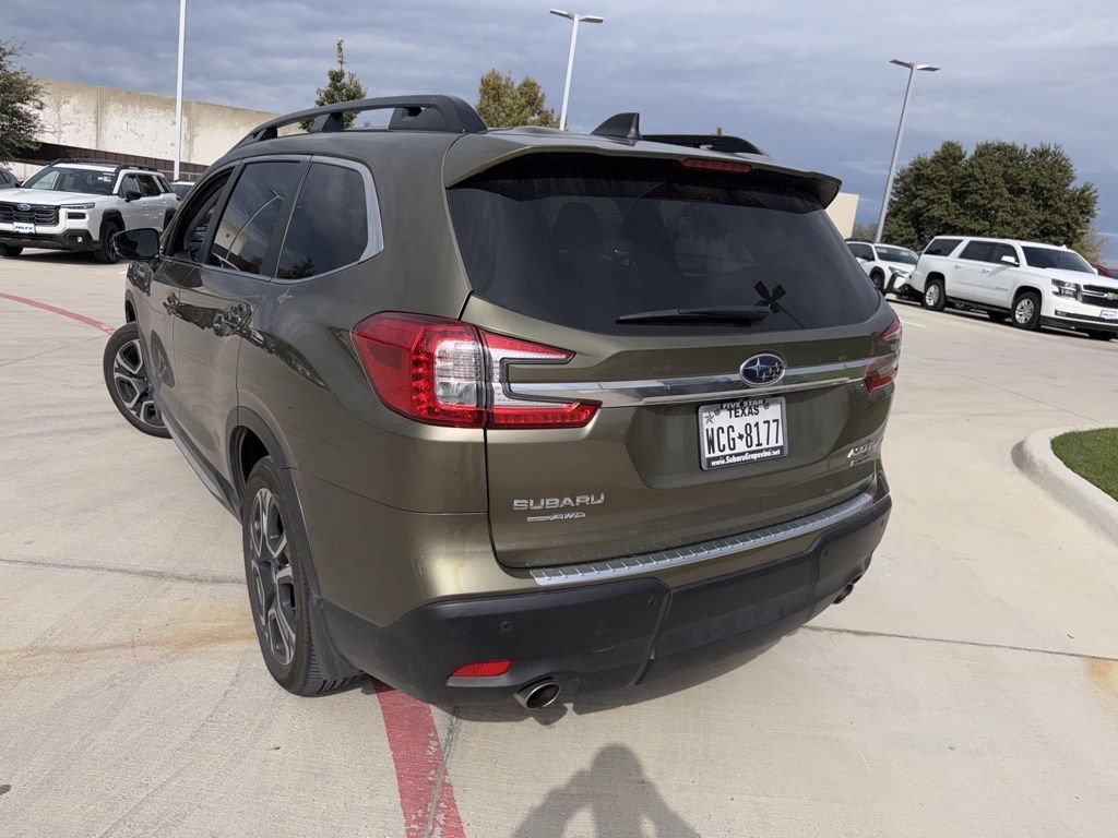 2025 Subaru Ascent Limited photo 3