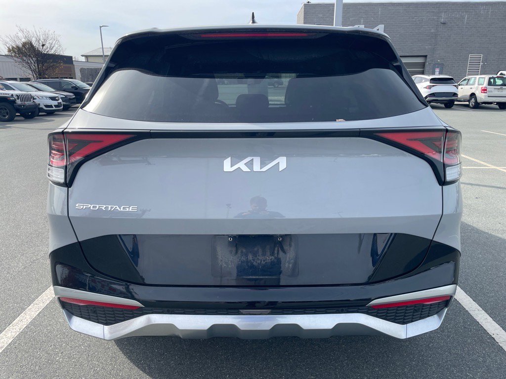 2023 Kia Sportage photo 3