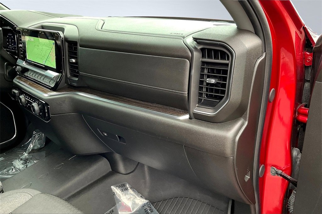 2024 Chevrolet Silverado 1500 RST photo 16