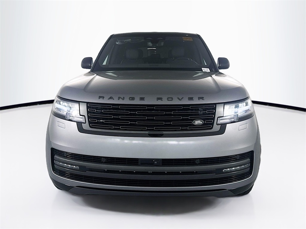 2025 Land Rover Range Rover SE photo 2