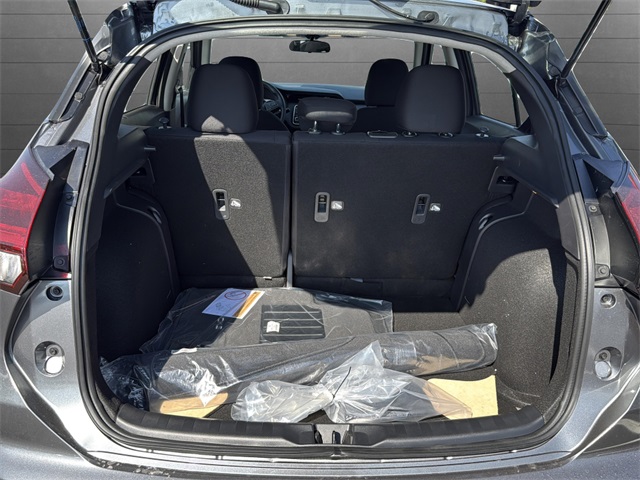 2025 Nissan Kicks Play S photo 27