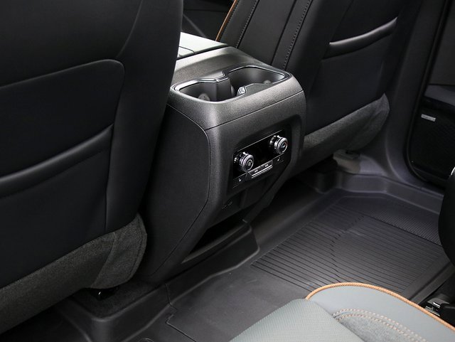 2026 Gmc Acadia AT4 photo 6