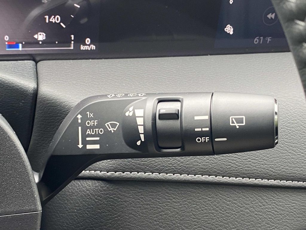 2025 Nissan Armada SV photo 19