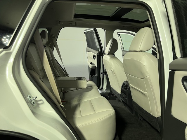 2023 Nissan Rogue SL photo 28