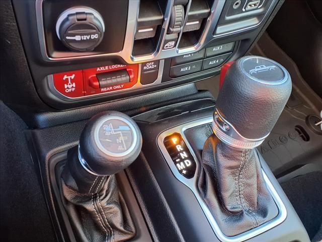 2025 Jeep Gladiator Willys photo 8
