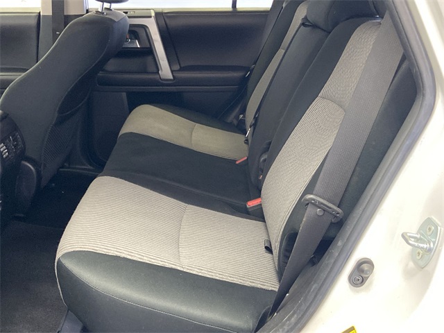 2019 Toyota 4Runner SR5 4WD photo 25