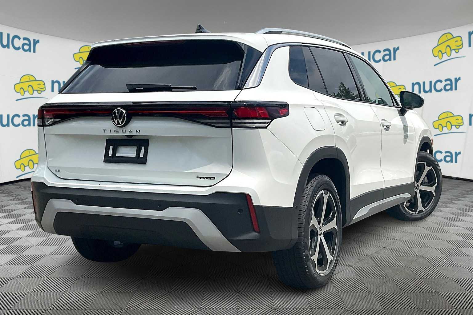 2025 Volkswagen Tiguan SE photo 4