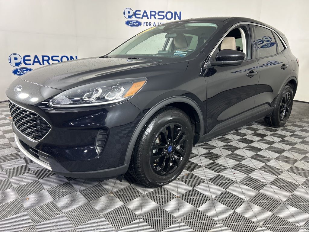 2021 Ford Escape SE's photo