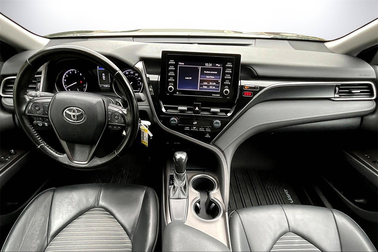 2021 Toyota Camry SE photo 10