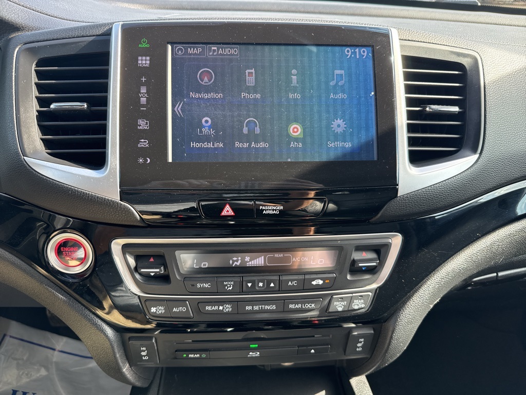 2016 Honda Pilot Touring photo 2