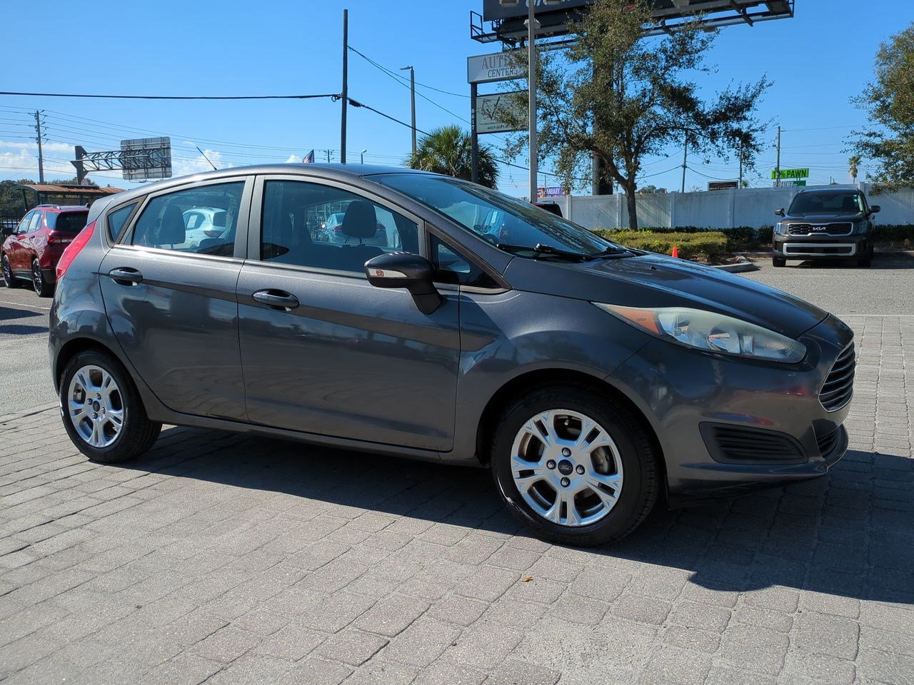 2016 Ford Fiesta SE's photo