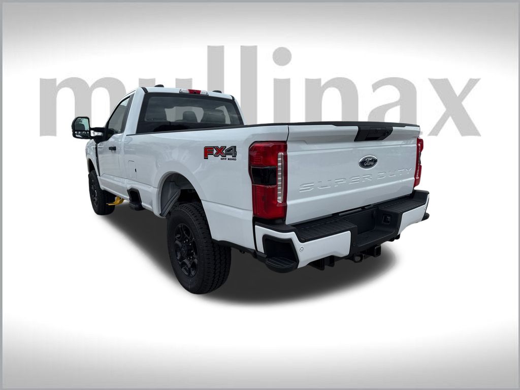 2025 Ford F-350 photo 3
