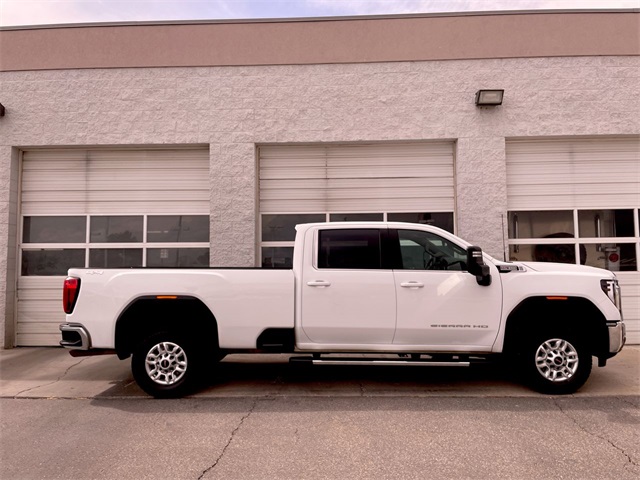 2025 Gmc Sierra HD SLE photo 2
