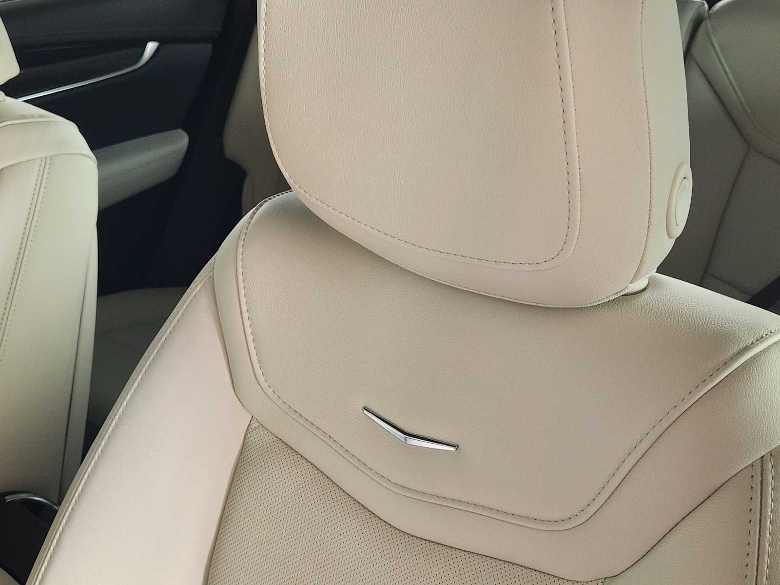 2025 Cadillac XT6 Sport photo 10
