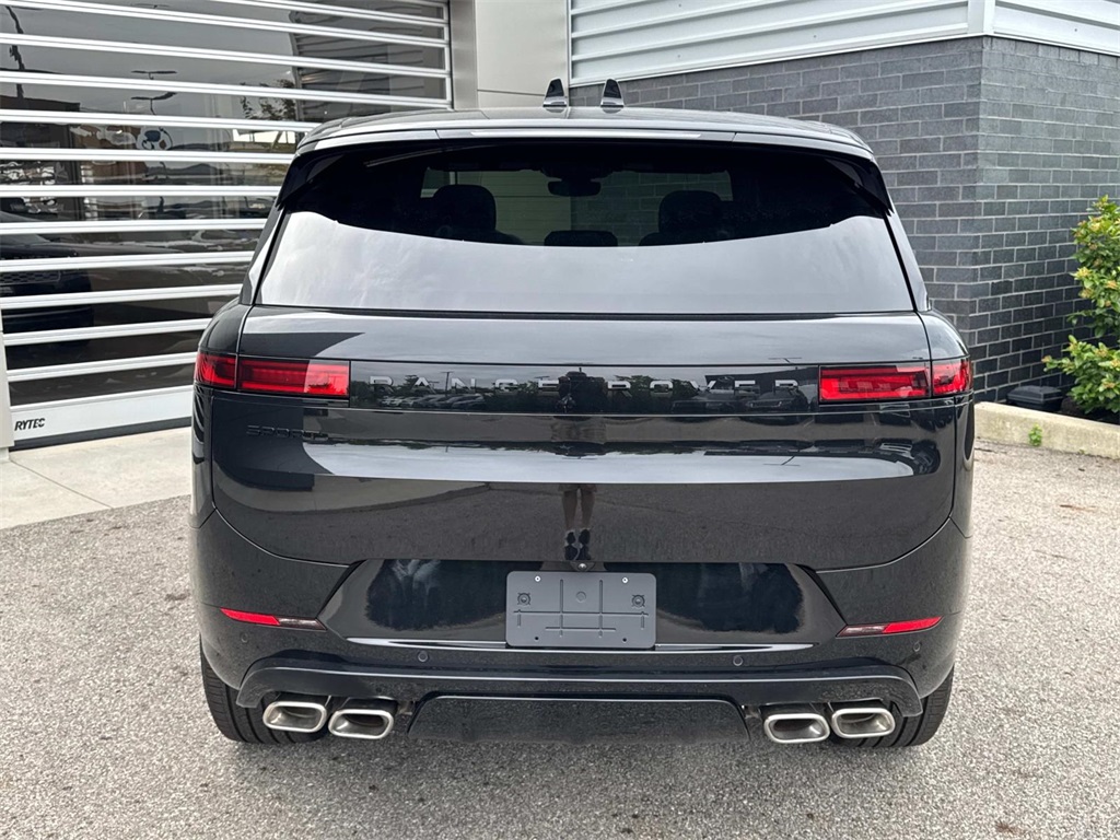 2025 Land Rover Range Rover Sport SE photo 3