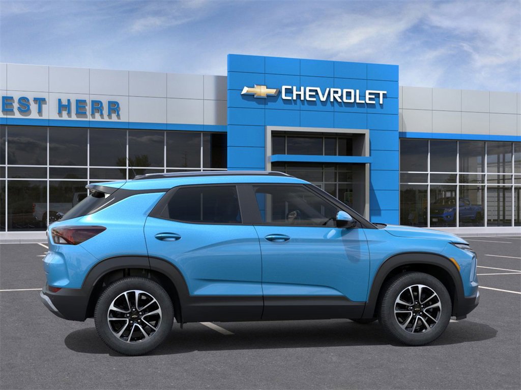 2026 Chevrolet Trailblazer LT photo 2