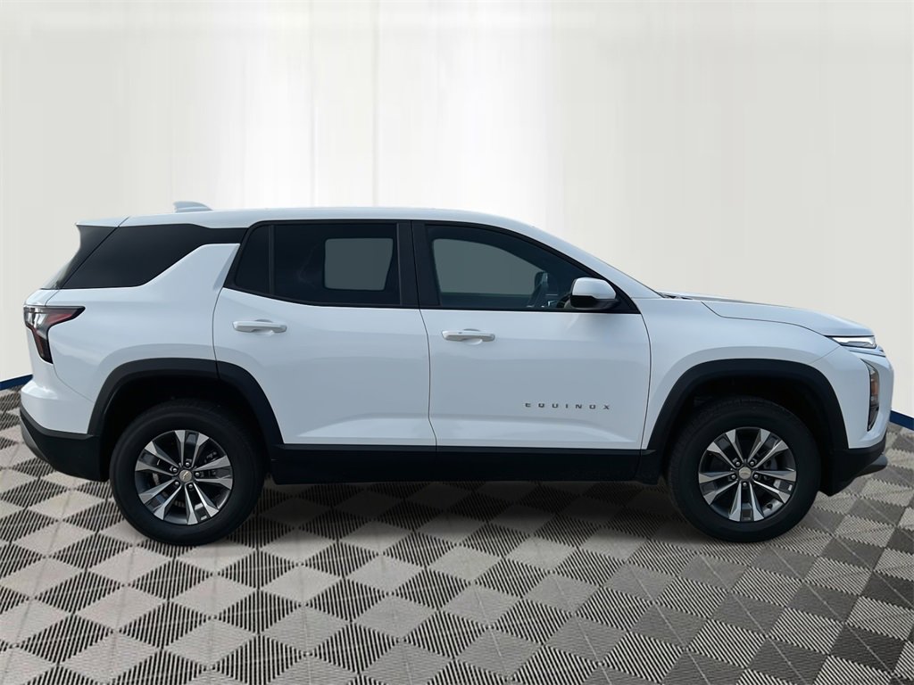 2026 Chevrolet Equinox LT photo 4