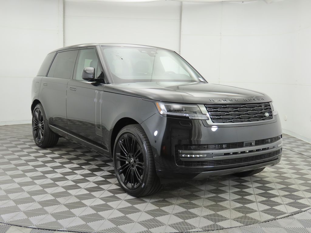 2025 Land Rover Range Rover SE photo 3