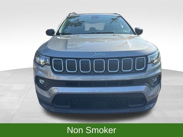 2022 Jeep Compass Latitude photo 3