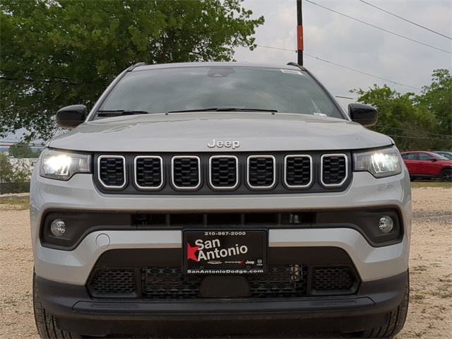 2025 Jeep Compass North Edition Latitude photo 3