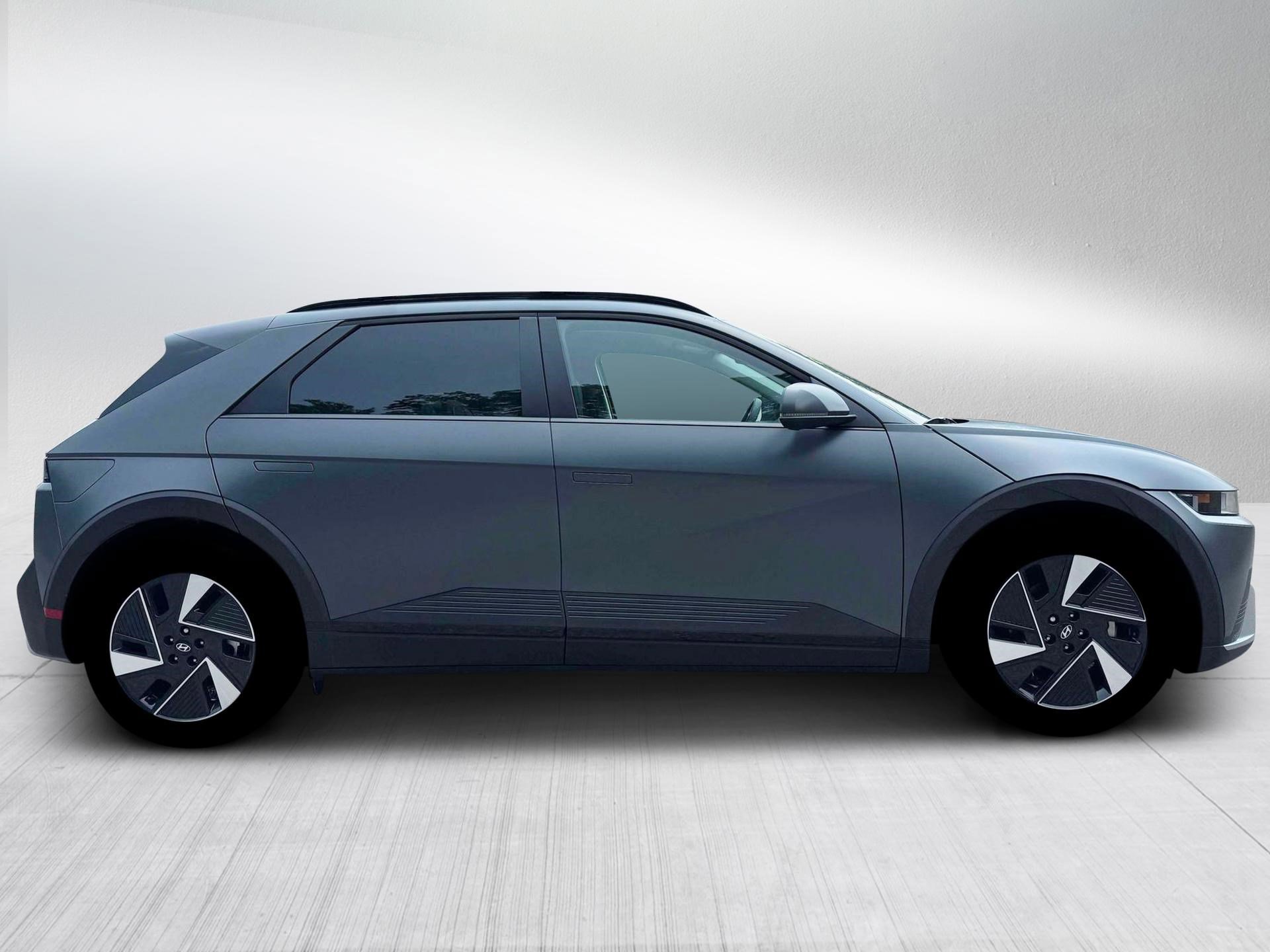 2025 Hyundai Ioniq 5 SEL photo 8
