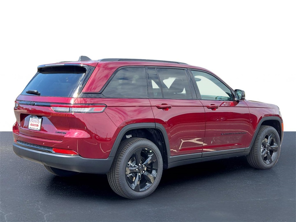 2025 Jeep Grand Cherokee Limited photo 4