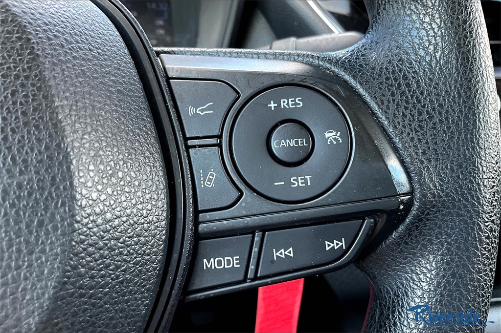 2021 Toyota Corolla LE photo 11