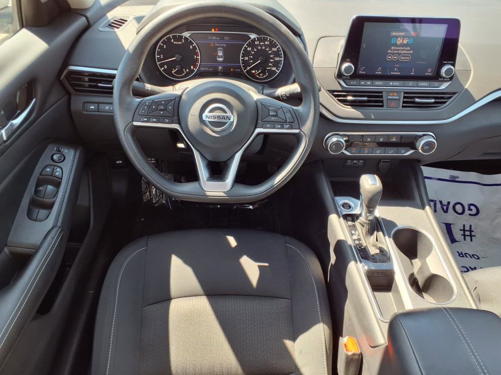 2022 Nissan Altima 2.5 SV photo 3