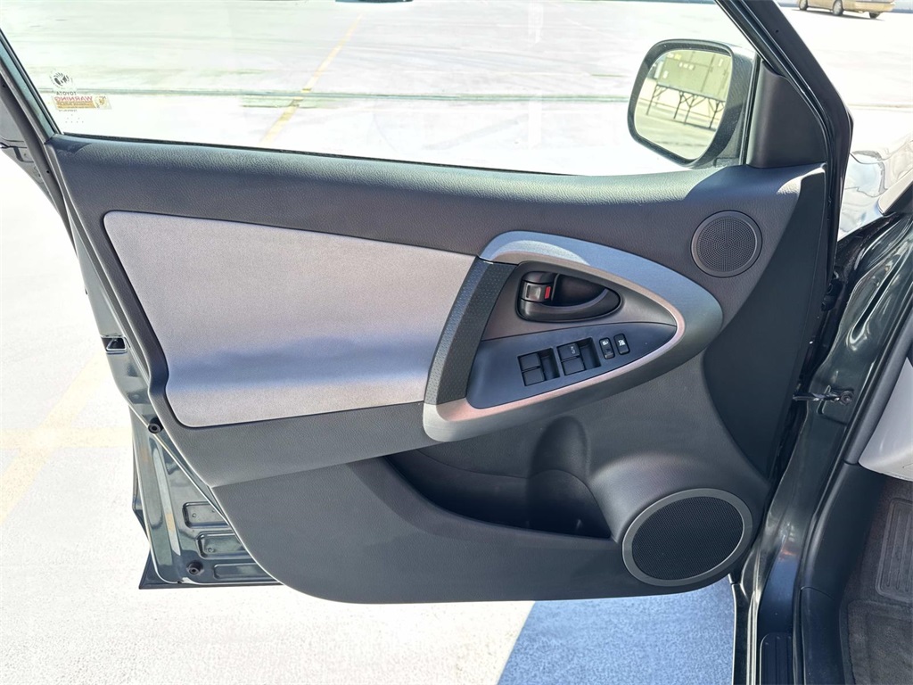 2012 Toyota RAV4 Base photo 18