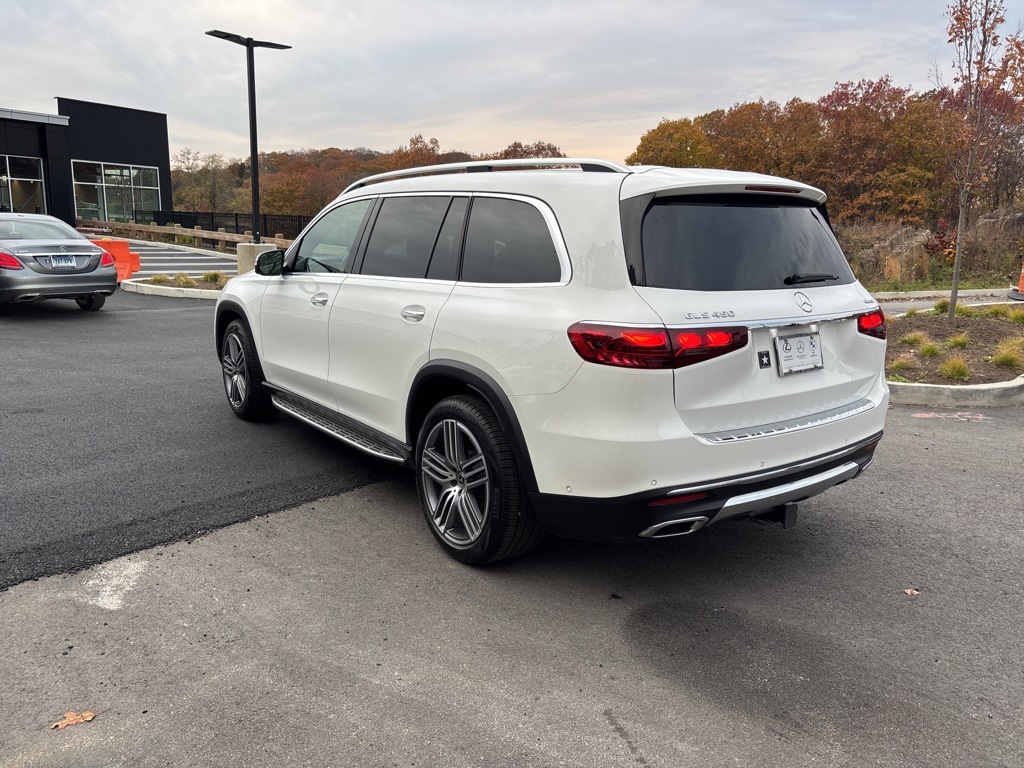 2025 Mercedes Benz GLS 450 4MATIC photo 4