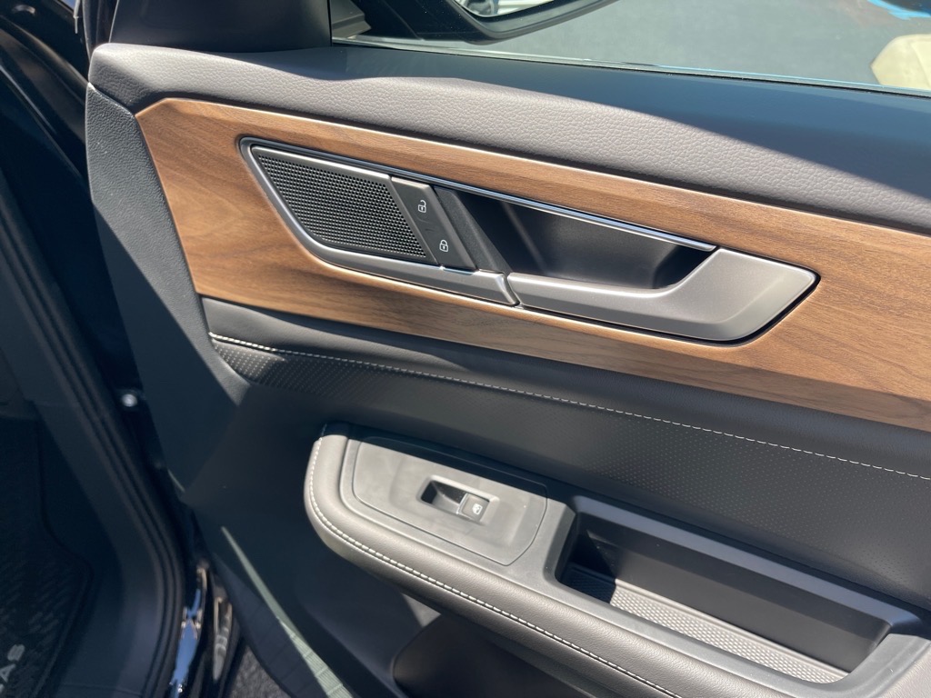 2026 Volkswagen Atlas SE Technology photo 18
