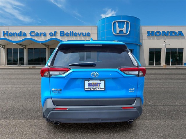 2019 Toyota RAV4 XLE photo 4