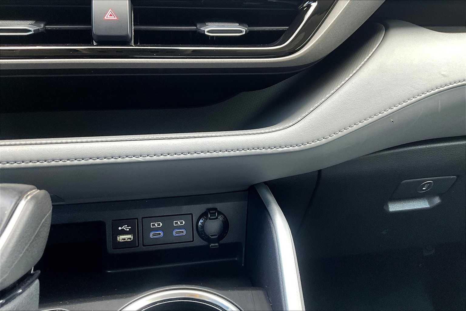 2022 Toyota Highlander XLE photo 33