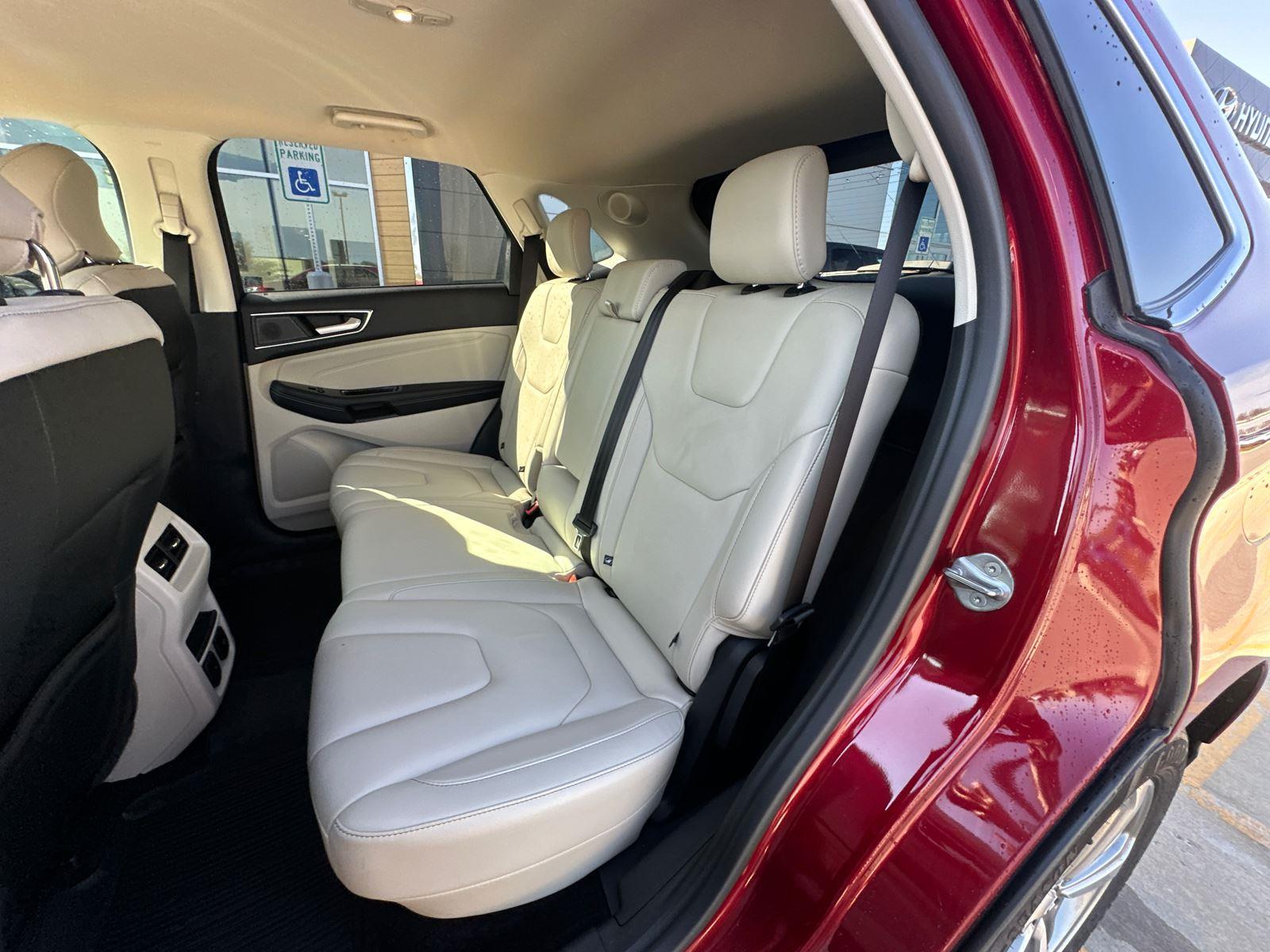 2019 Ford Edge Titanium photo 23