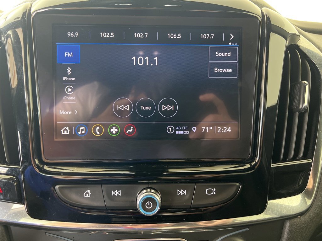 2023 Chevrolet Traverse Leather photo 10