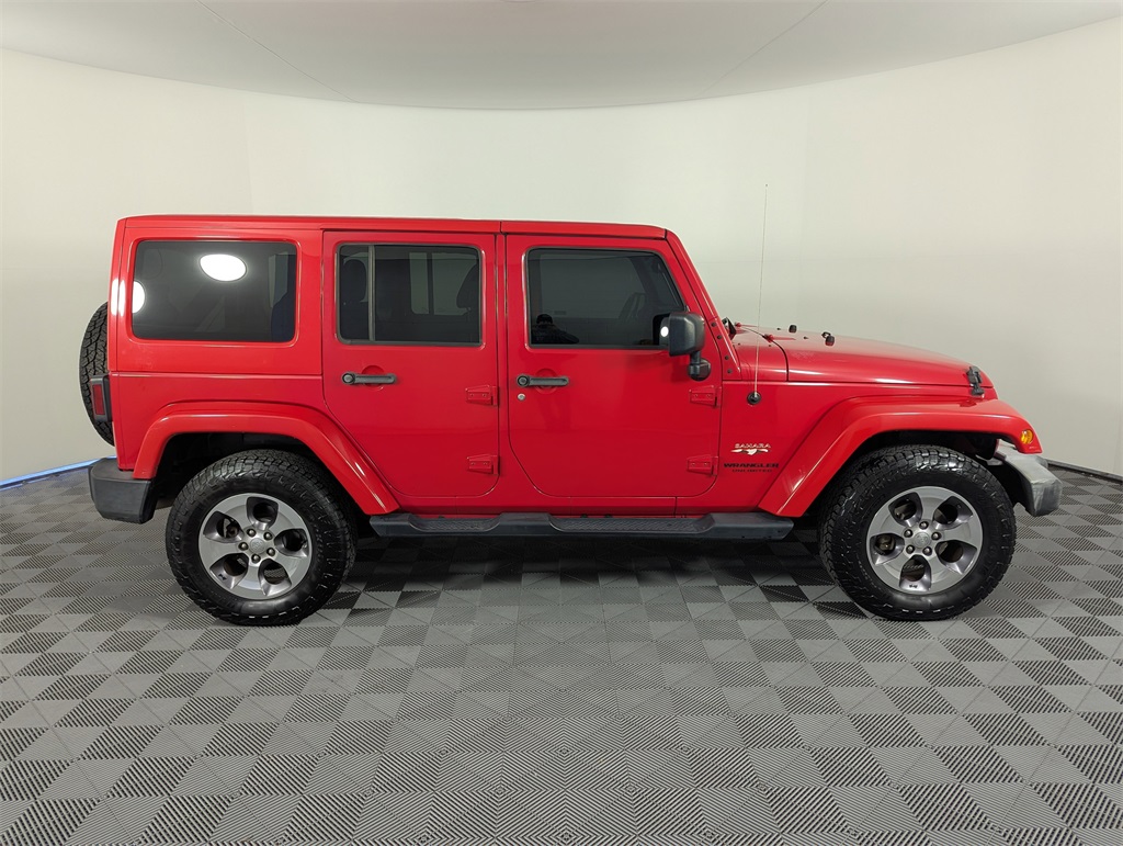 2016 Jeep Wrangler Unlimited Sahara photo 3