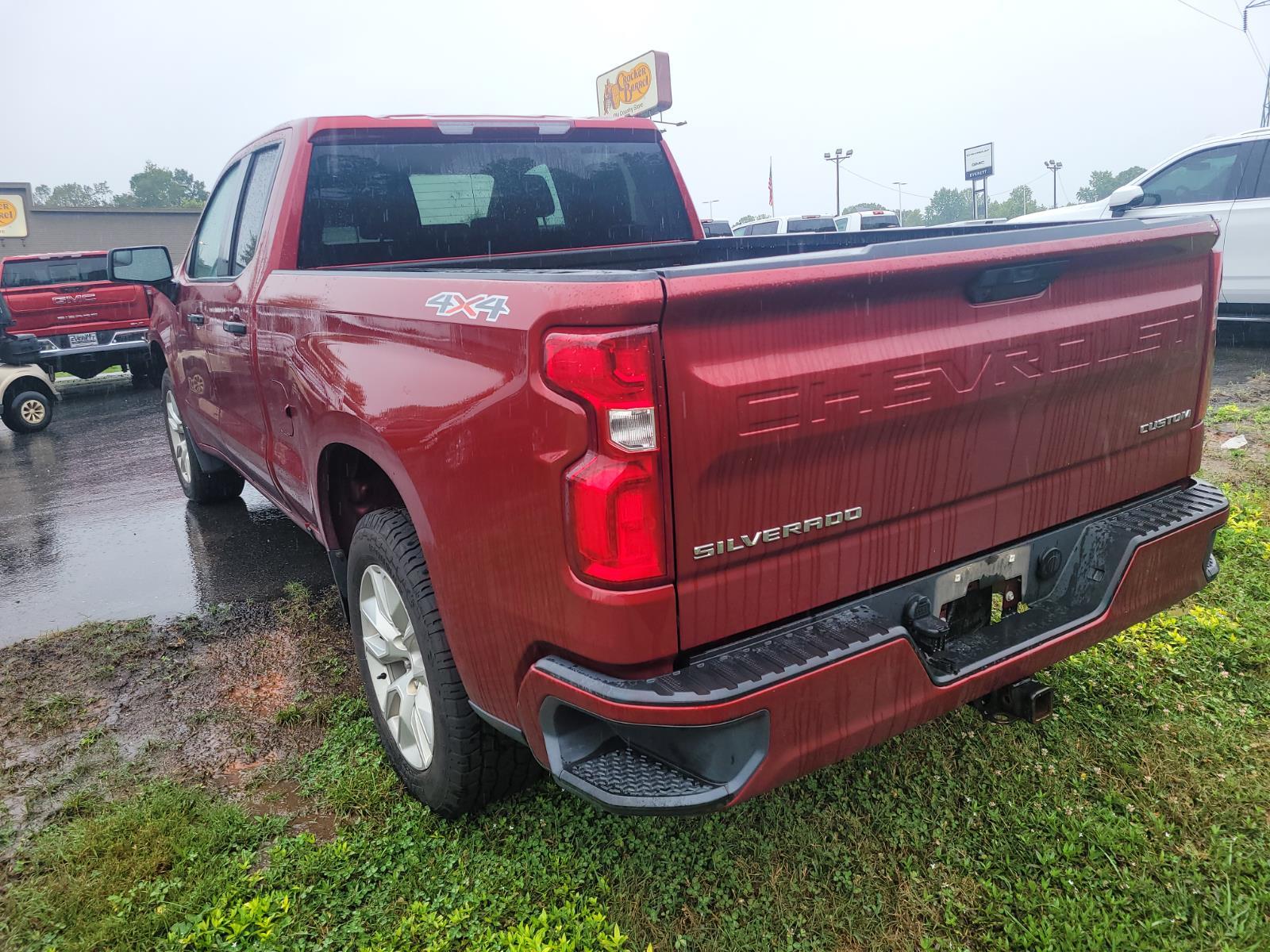 2020 Chevrolet Silverado 1500 Custom photo 5