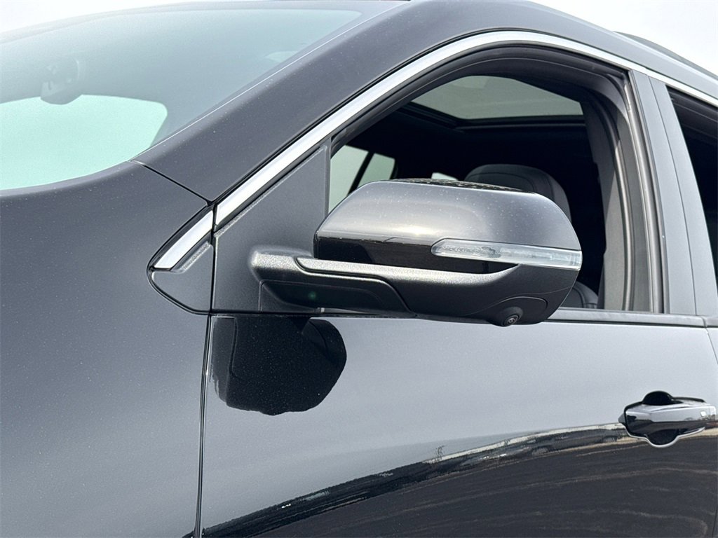 2025 GMC ACADIA - Image 11