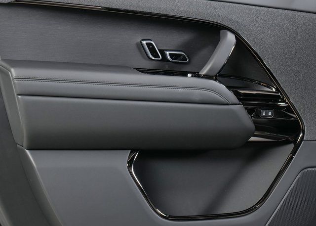2025 Land Rover Range Rover Sport SE photo 22