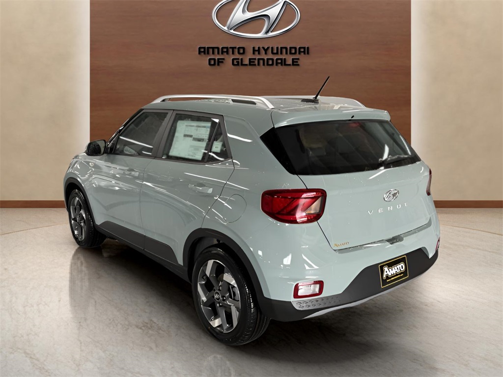 2025 Hyundai Venue Limited photo 3