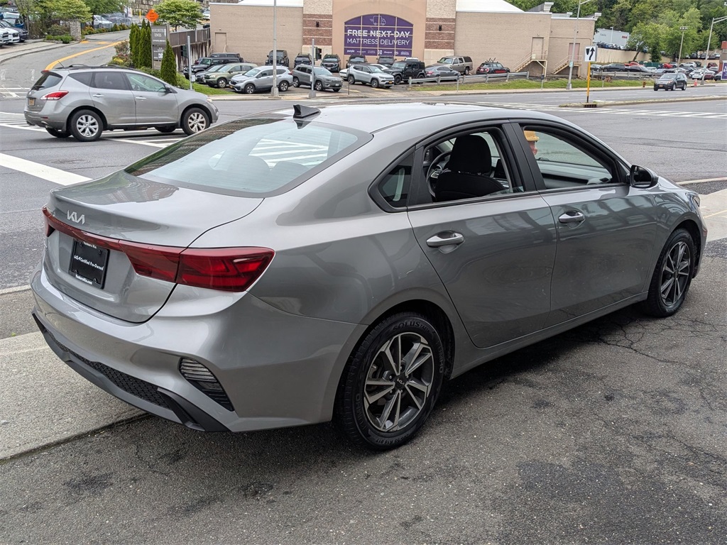 2022 Kia Forte LXS photo 4