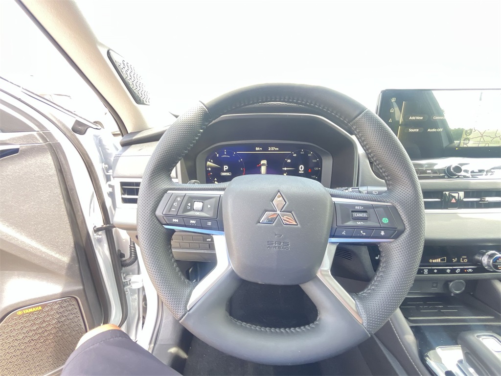 2025 Mitsubishi Outlander SE photo 14